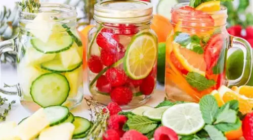 LÀM ĐẸP TẠI NHÀ SIÊU ĐƠN GIẢN VÀ TIẾT KIỆM VỚI NƯỚC DETOX